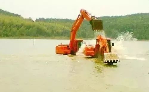 挖掘機配件